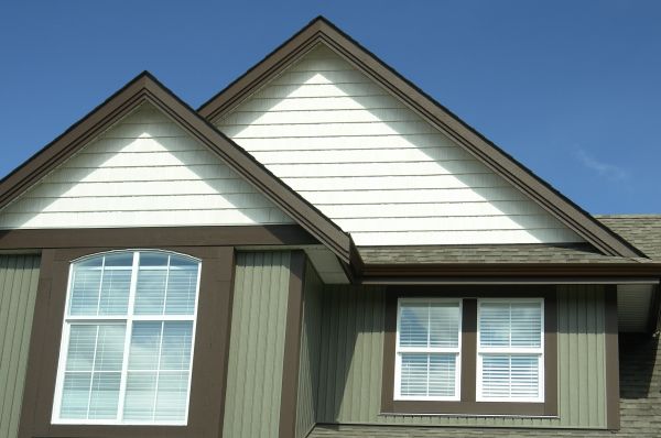 Cost of Vertical Vinyl Siding Repair in Huntsville